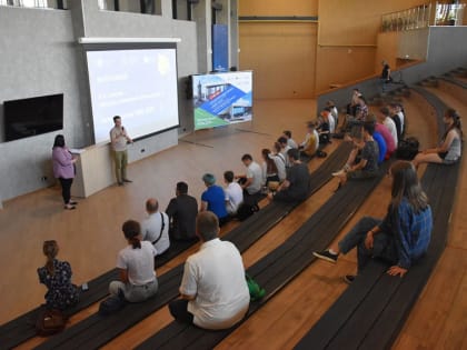 Участники третьей смены ПИШ НовГУ изучили профессии будущего