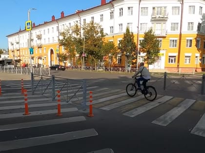 На «Пяти углах» автомобиль наехал на мальчика-велосипедиста на переходе