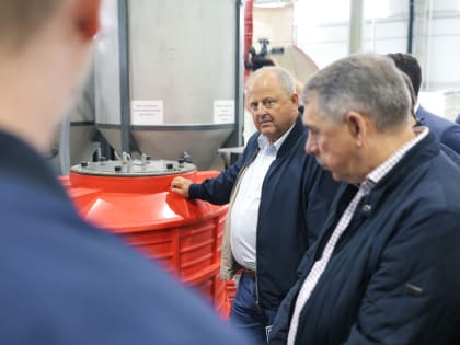 Инвестиционный фон: новгородским законодателям организовали экскурсию по особой экономической зоне