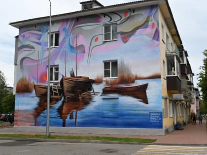 Глава Старорусского района рассказала о художниках фестиваля уличного искусства «Страницы истории»