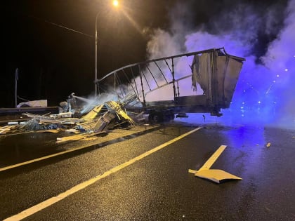 В Валдайском районе в ДТП на трассе М10 погиб водитель грузовика