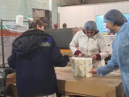 На предприятии «Старорусское молоко» установили новое упаковочное оборудование