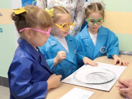 Маленькие новгородцы состязаются в финале городского фестиваля по ранней профориентации