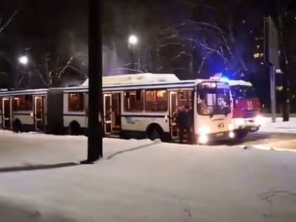 На Большой Санкт-Петербургской загорелся пассажирский автобус