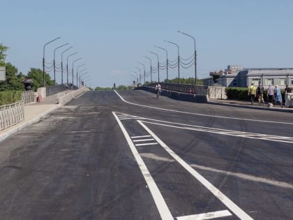 На мосту Александра Невского заново отстроят стелы