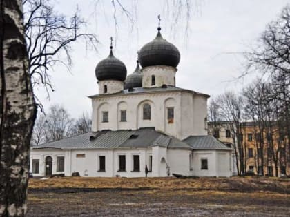 Реставрацию двух древних новгородских храмов выполнят москвичи