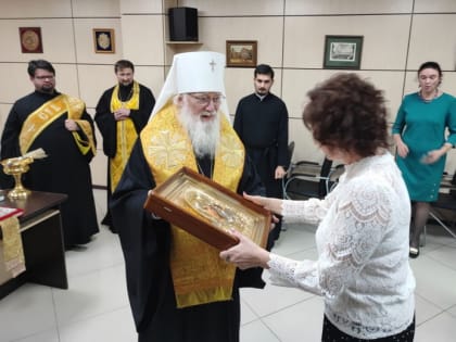 Митрополит Лев освятил Новгородскую областную нотариальную палату 