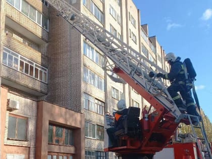 С пожара в Великом Новгороде эвакуировали четырёх человек