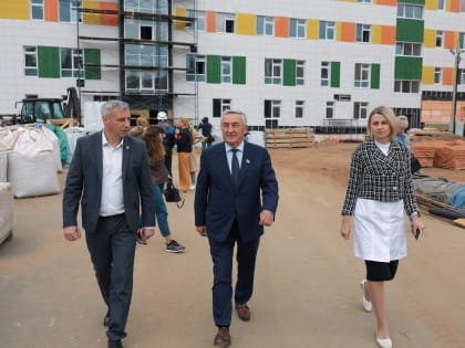 Юрий Бобрышев: Нет сомнений в том, что в следующем году в Боровичах появится новая современная поликлиника