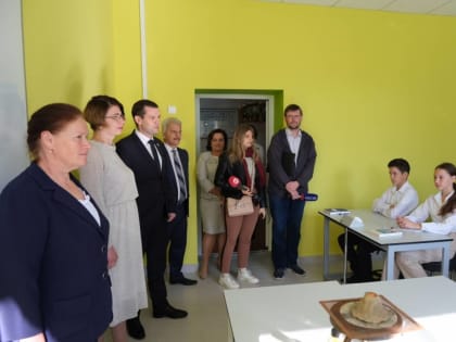 Партийный десант высадился в обновленной сельской школе, детском саду и в Доме культуры