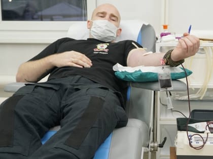 Новгородские росгвардейцы сдали более шести литров донорской крови