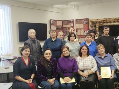 Ольга Борисова встретилась с добровольцами общественной группы «С теплотой из дома»