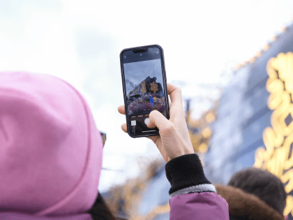 Поезд Деда Мороза подарил новгородцам праздничную атмосферу