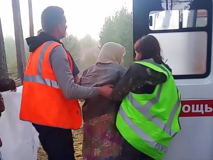 В Пестовском округе волонтëры нашли заблудившуюся в лесу пенсионерку