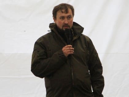 Священник Евгений Зайцев побеседовал с участниками молодёжного слёта «Иверский городок» о таинствах Церкви