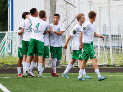 Новгородский «Электрон» одержал очередные победы в ЮФЛ