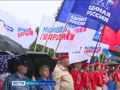 Великий Новгород присоединился к всероссийской патриотической акции "Своих не бросаем"