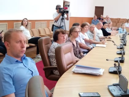 Владимир Еремин поставил задачу до 1 августа навести чистоту и порядок в центральной части города и на въездных группах