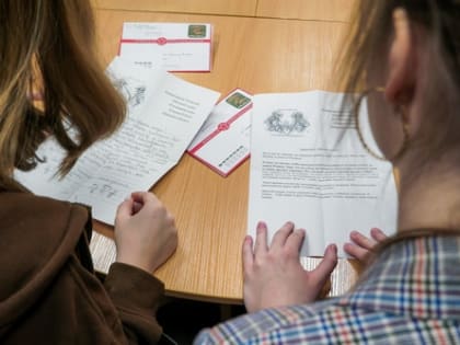 Новгородские школьники написали письма поддержки для бойцов Росгвардии