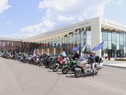 В Великом Новгороде прошёл мотопробег в честь юбилея Новгородского университета