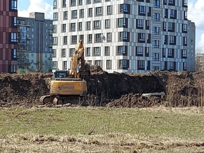 Администрация заставит нарушителя вывезти валы грунта из парка «Чистые пруды»