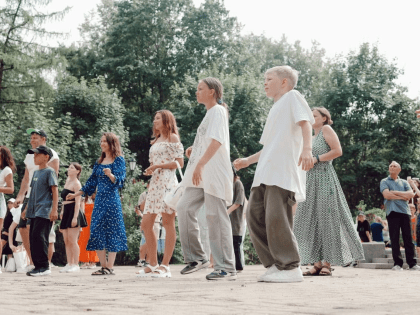 Движение – жизнь: российская танцовщица Юлиана Бухольц провела мастер-класс для юных жителей Великого Новгорода