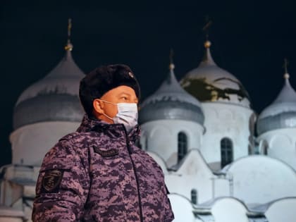 Около 100 новгородских росгвардейцев обеспечили правопорядок во время празднования Рождества Христова