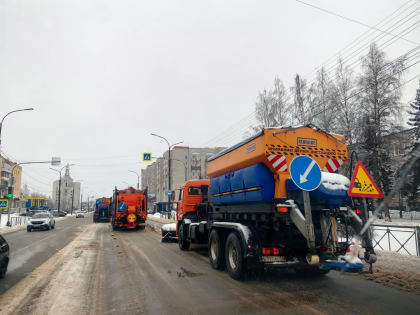 Свыше 4 000 кубометров снега успели вывезти с новгородских улиц в первые недели января
