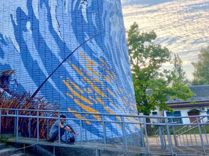 Идея мурала в Крестецком районе родилась из стихотворения «Облакини плыли и рыдали»