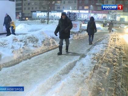 В Великом Новгороде гололед прибавил работы коммунальным службам и врачам травмпункта