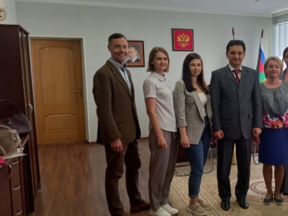 Вручены адвокатские удостоверения