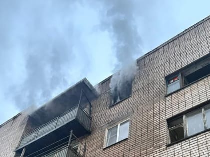 В результате пожара в новгородской многоэтажке погиб человек