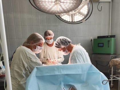 Новгородские врачи успешно провели женщине сложное кесарево сечение