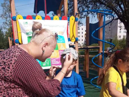 21 июля специалисты межпоселенческого культурно-досугового Центра провели детскую игровую программу в рамках проекта "Новгородское лето"