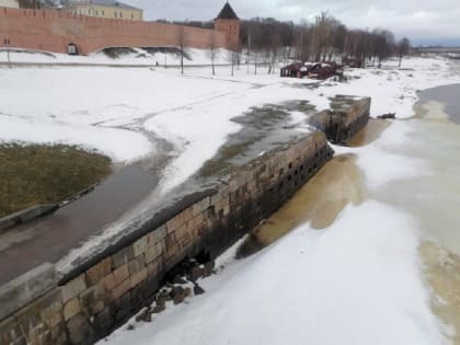 Причал у пешеходного моста в Великом Новгороде отказались признавать объектом культурного наследия