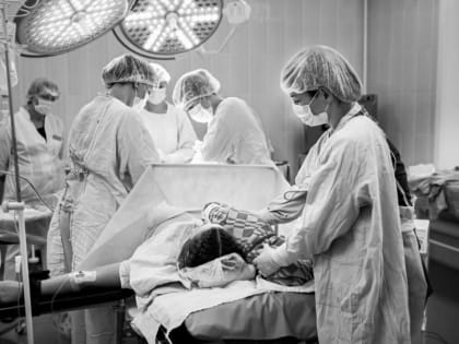 В Великом Новгороде женщина с помощью кесерева сечения родила восьмого ребёнка