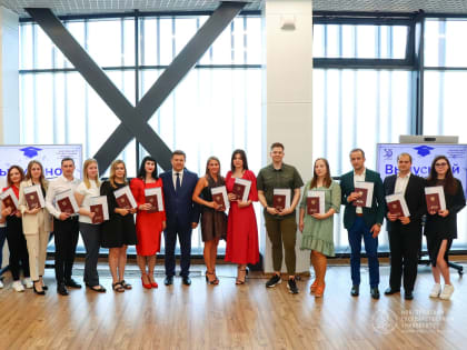 В НовГУ будущим врачам вручили дипломы об окончании ординатуры