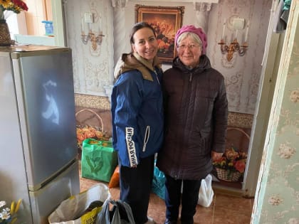 "Единая Россия" помогла пожилой новгородке с тяжелой ношей