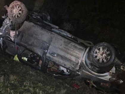 В 30 километрах от Новгорода в ДТП разнесло Ford Transit и Chrysler Grand Voyager