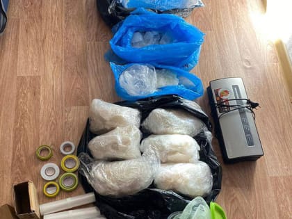 Драгдилер из Ленобласти привёз в Новгородский район более 100 наркозакладок