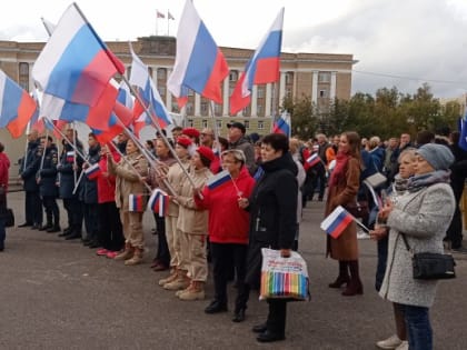 В Великом Новгороде состоялся митинг-концерт «Мы – вместе!»