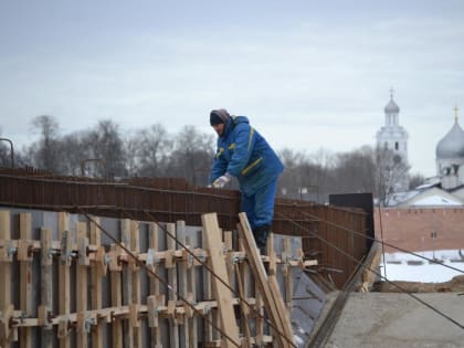 Набережная Александра Невского около гостиницы «Россия» готова на 22,5%