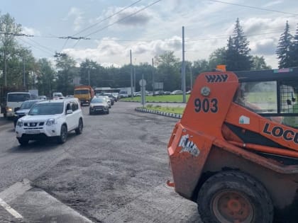 В Великом Новгороде начали ремонтировать площадь Строителей