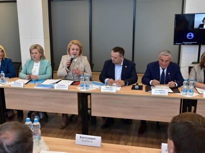 В ИНТЦ проходит выездное заседание комитета Совета Федерации по науке