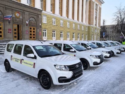 В районы Новгородской области поступили автомобили социального такси