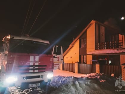 На ночном пожаре в деревне Русско пострадал человек