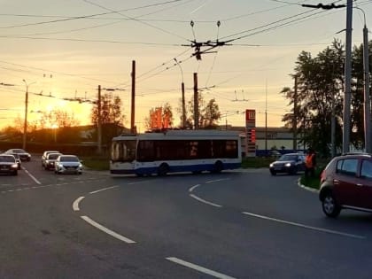 В Великом Новгороде восстановили троллейбусную сеть на площади Строителей