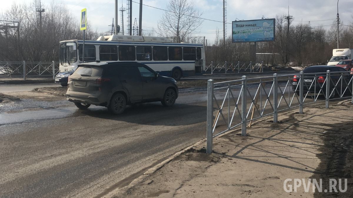 Установка новгород. Кольцо Державина в Великом Новгороде. Пешеходный ход. Улица вдоль. Великий Новгород остановки у перехода.