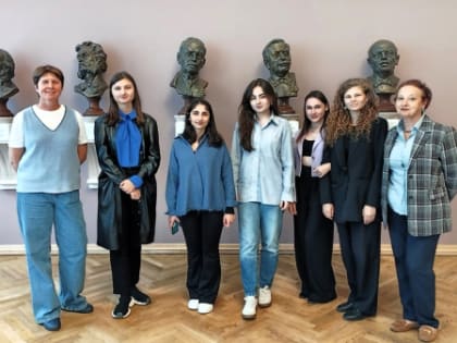 Встреча студентов с главным художником театра