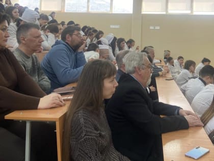 Со студентами ПМФИ поговорили о патриотизме